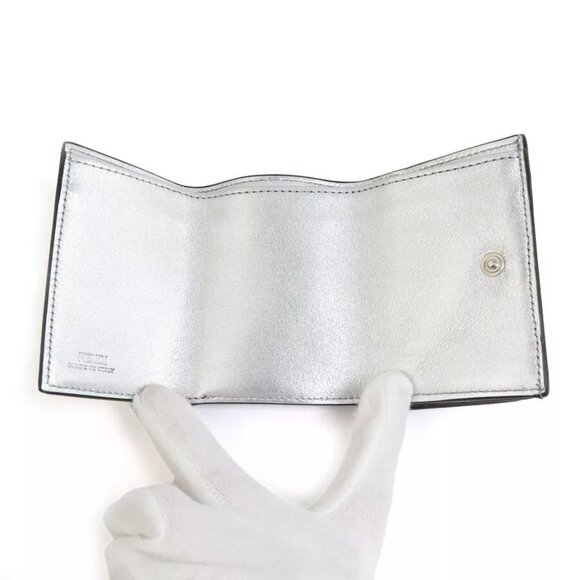 Auth FENDI Trifold Wallet Compact Wallet Silver Leather/Metal - Picture 3 of 8